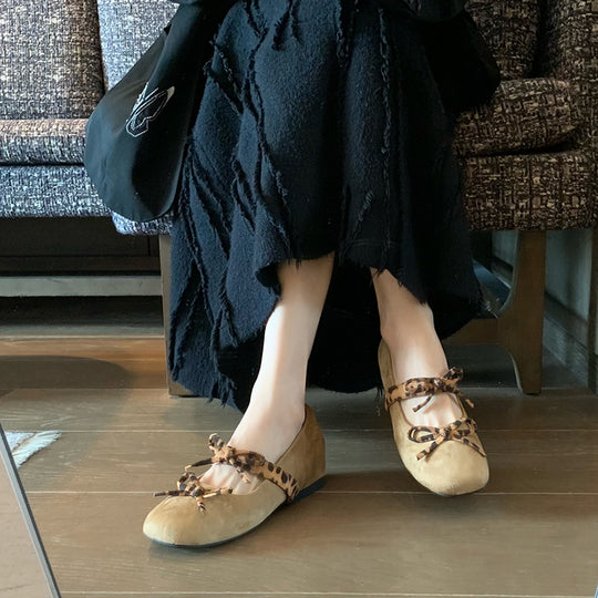 Damen elegante Mokassins mit dekorativen Schnürdetails EB