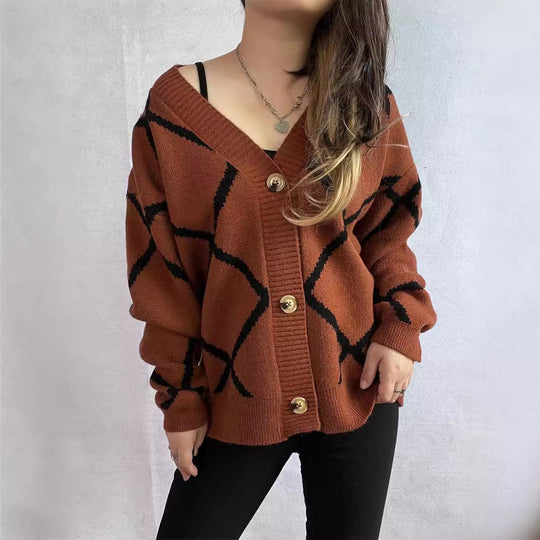 Damen Strickjacke mit modernem geometrischem Muster und hochwertigen Knopfdetails EB