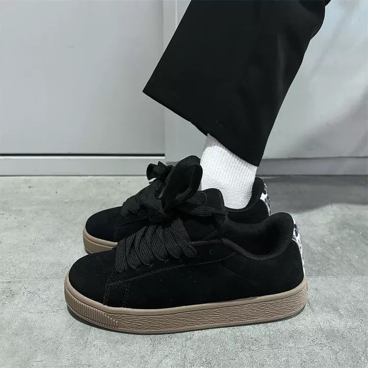 Damen Sneaker aus weichem Wildleder mit rutschfester Sohle EB