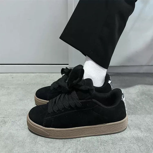 Damen Sneaker aus weichem Wildleder mit rutschfester Sohle EB