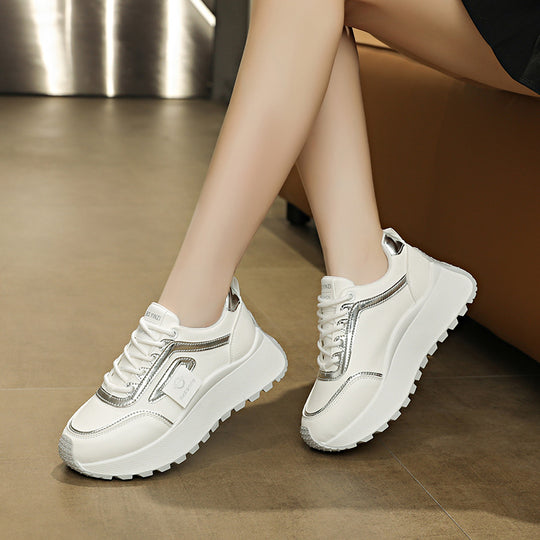 Damen Sportliche Sneakers mit glänzenden Akzenten und dämpfendem Profil EB