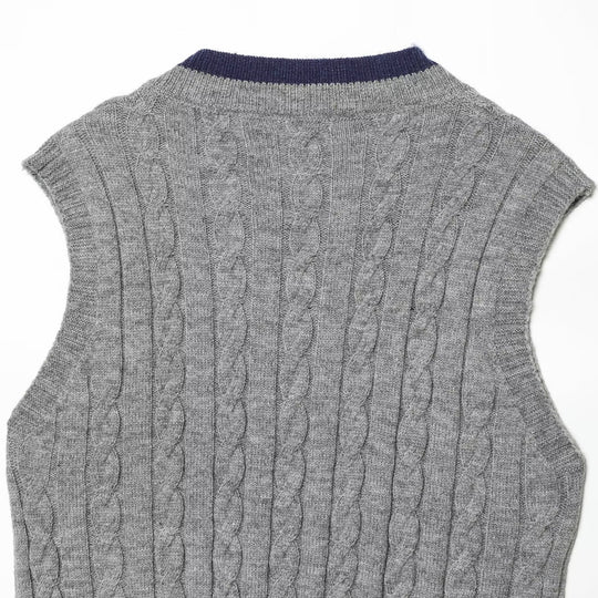 Damen Strickweste mit V-Ausschnitt und klassischem Kabelstrickmuster EB