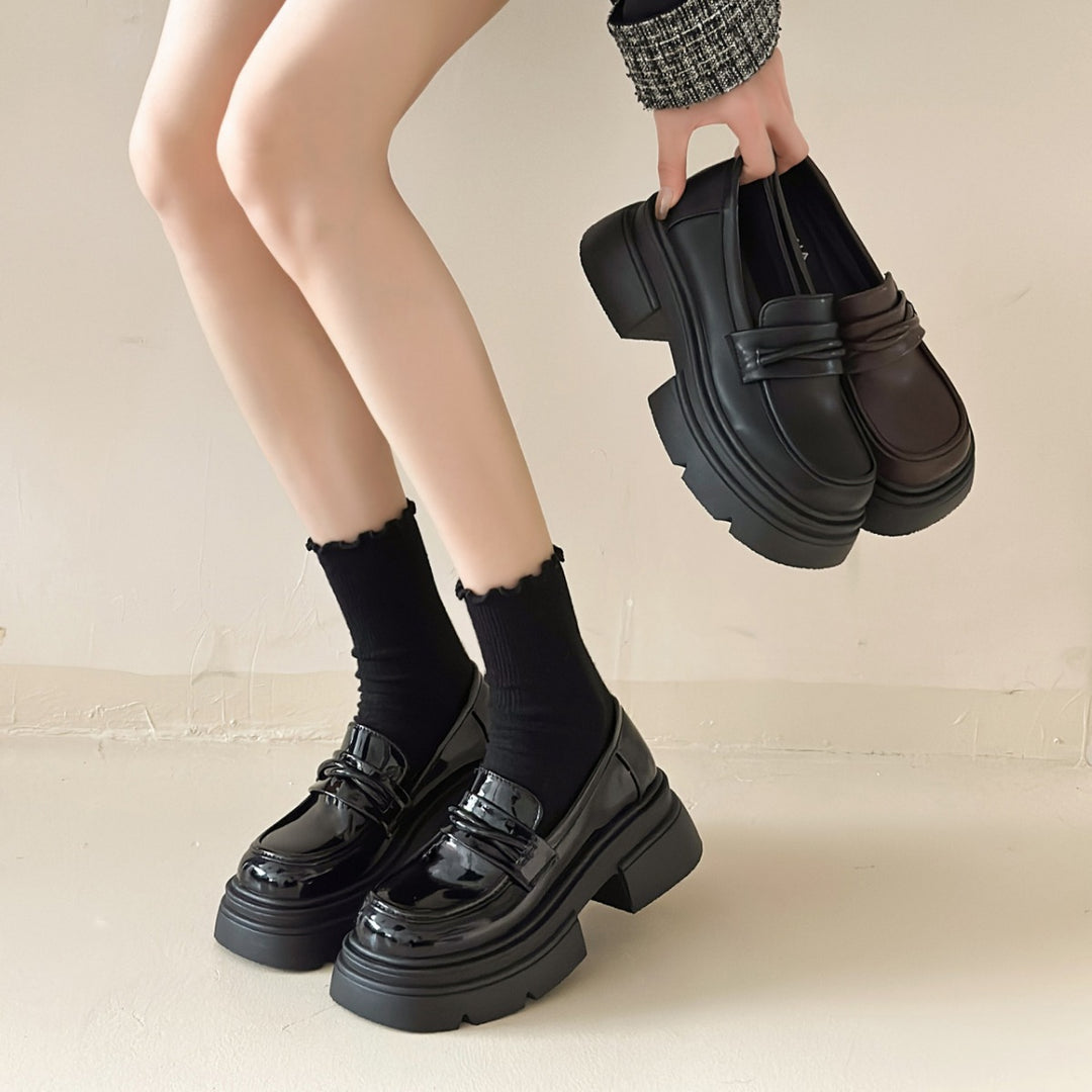 Damen Modische Loafers mit glänzender Oberfläche und robustem Plateau EB