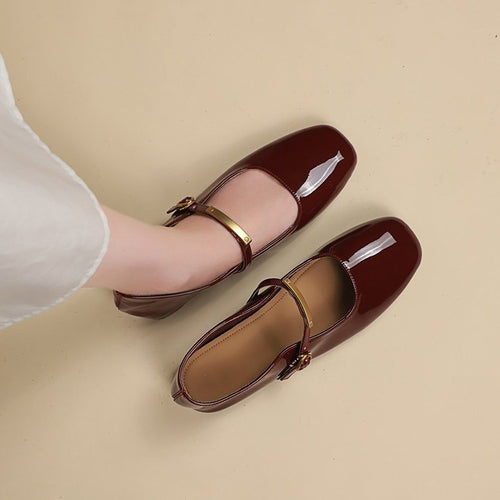 Damen Lackleder Ballerinas mit verstellbarem Riemen und goldener Schnalle EB