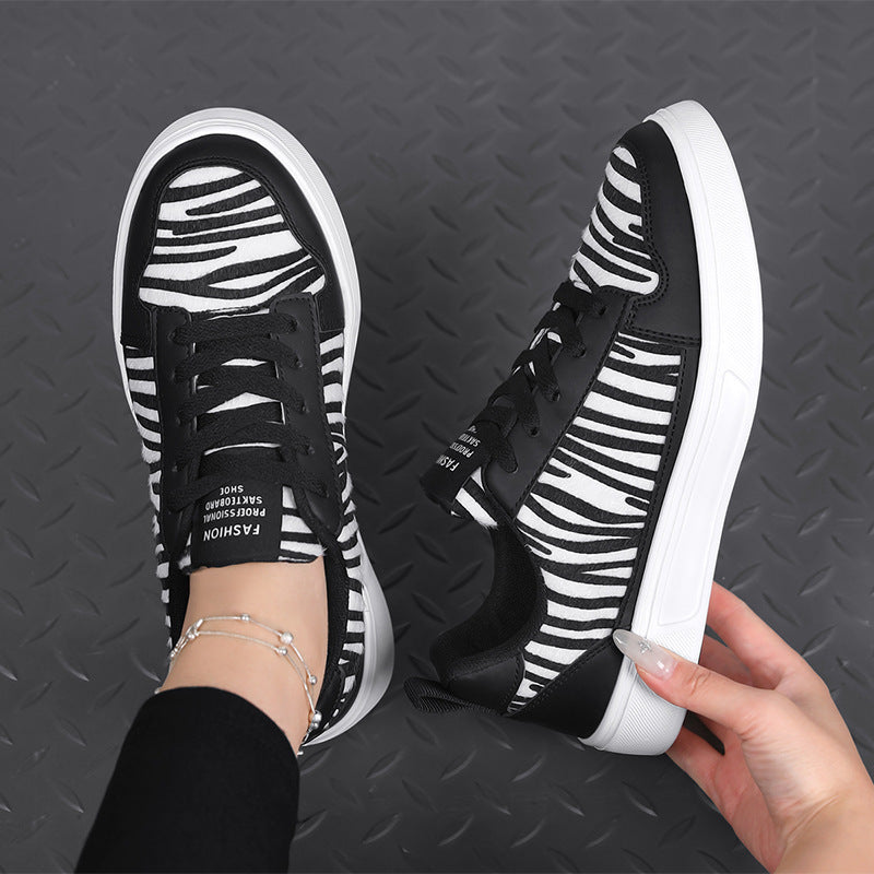 Damen Sportliche Sneakers mit elastischer Schnürsystem und modischem Streifenmuster EB