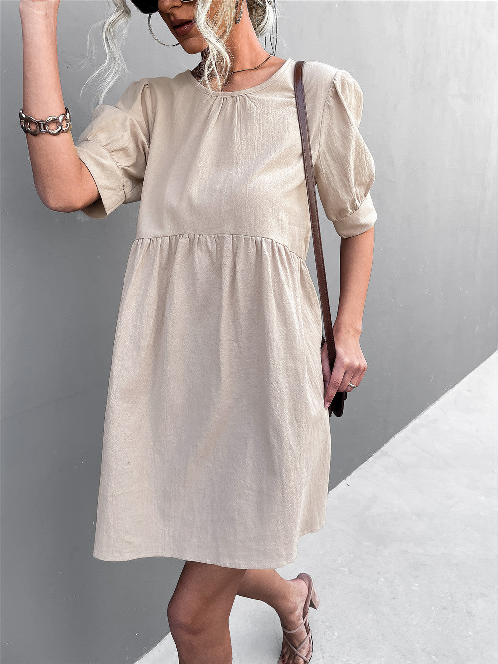 Damen lässiges Kurzarmkleid mit elastischem Bund und voluminösen Ärmeln EB