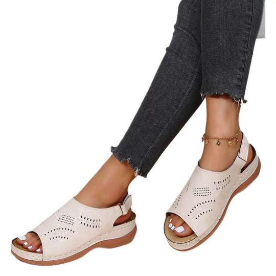 Damen elegante Sandalen mit atmungsaktiven Perforierungen EB