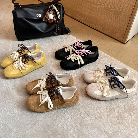 Damen sportliche Sneakers mit speziellen Schnürdetails und komfortabler Sohle EB