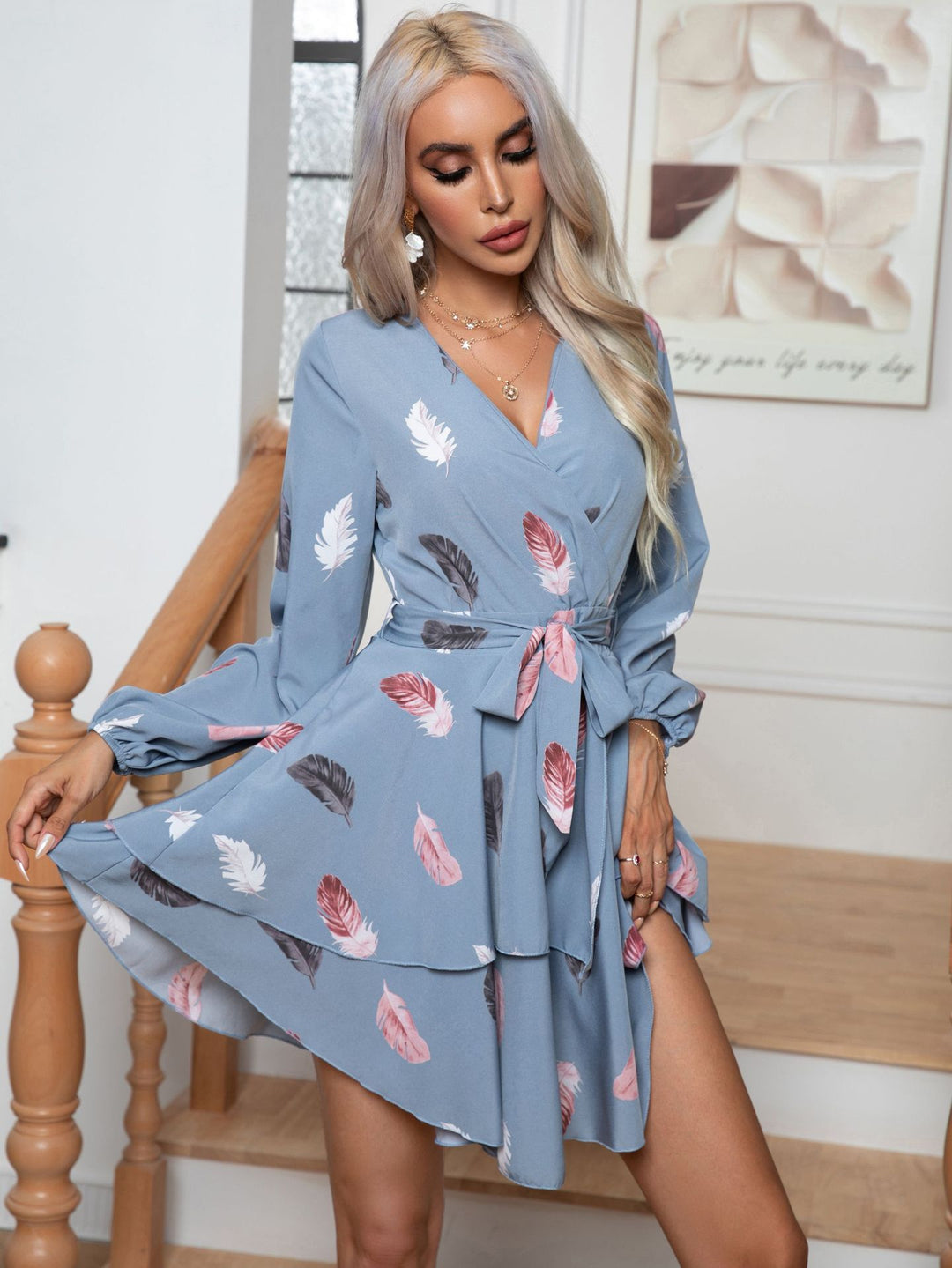 Damen Wickelkleid mit voluminösen Ärmeln und floralem Print EB