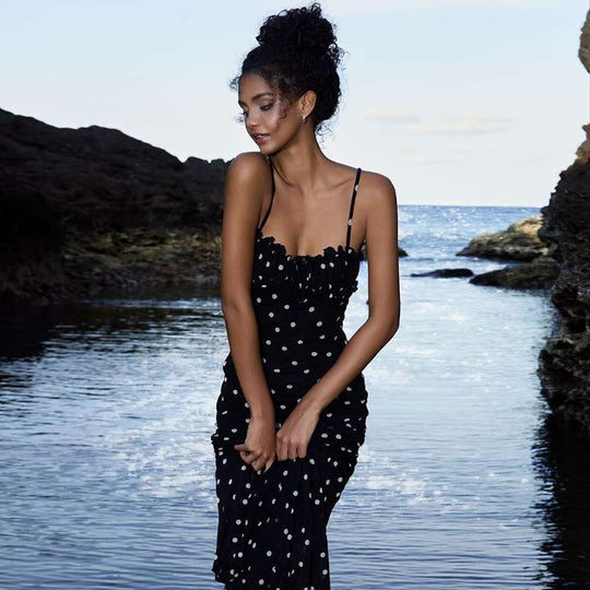 Damen Figurformendes Maxikleid mit elastischen Trägern und raffiniertem Punkte-Design EB