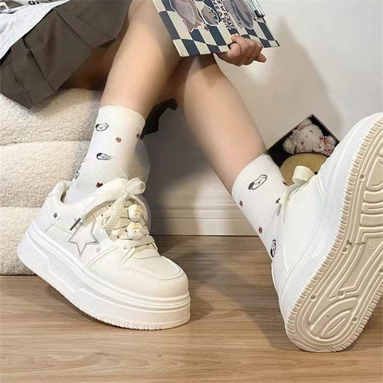 Damen Sportliche Sneakers mit verspielten Applikationen EB