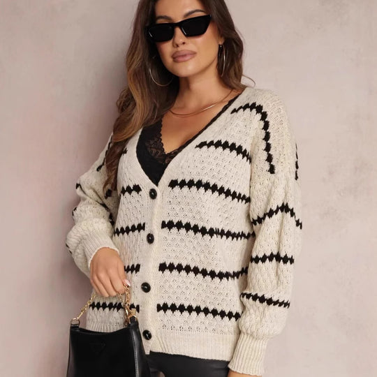 Damen Strickjacke mit markantem Muster und voluminösen Ärmeln EB