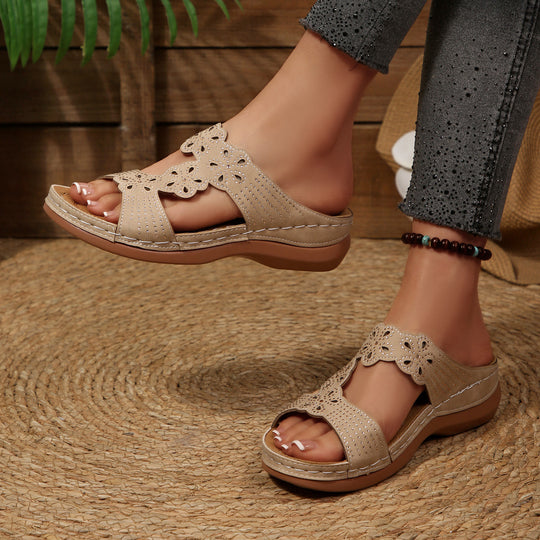Damen Komfortable Fußbett-Sandalen mit floralem Design EB