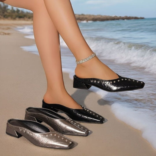 Damen Mules mit modischem Riemendesign und eleganten Schmuckdetails EB
