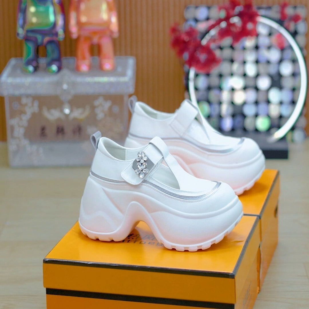 Damen Sportliche Clogs mit verstellbarem Riemen und elegantem Blumenakzent EB
