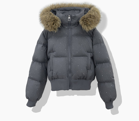 Damen nan kurzer gesteppter Pufferblouson mit feinem Strassbesatz, abnehmbarer Webpelzkapuze und elastischem Saum EB