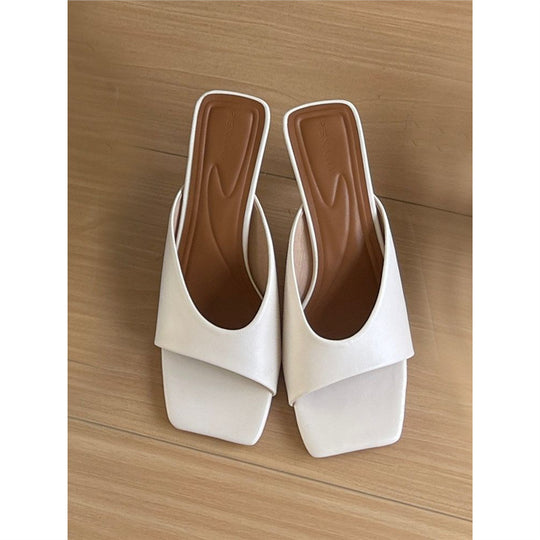 Damen elegante Plattensandalen mit geschwungenem Design EB