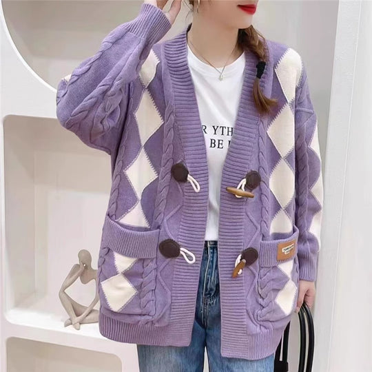 Damen Grob gestrickter Cardigan mit romantischem Rautenmuster und dekorativen Holzknöpfen EB