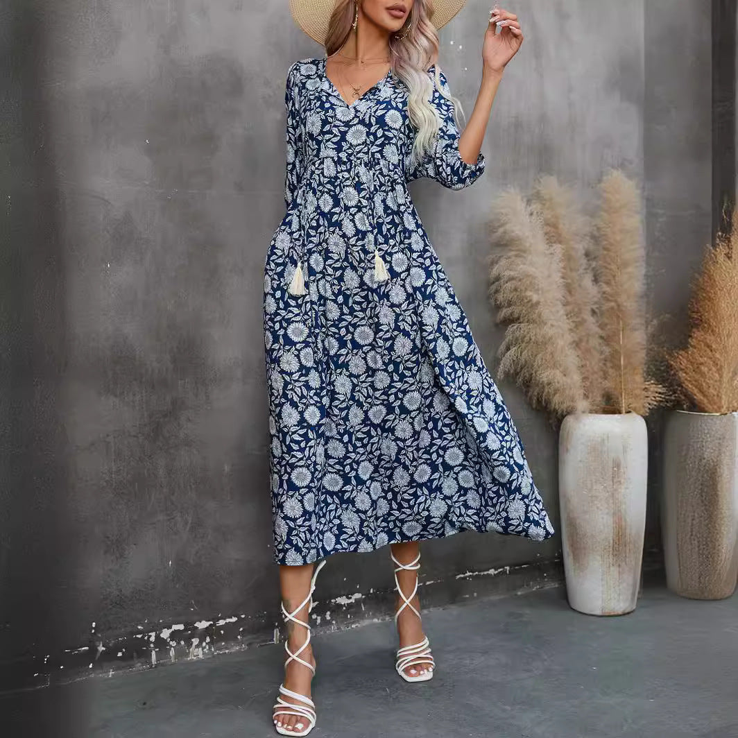 Damen Maxikleid mit grafischem Blumendesign und schwingendem Saum EB