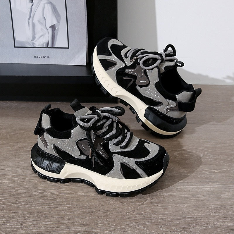 Damen Sportliche Sneakers mit trendigem Design von EB