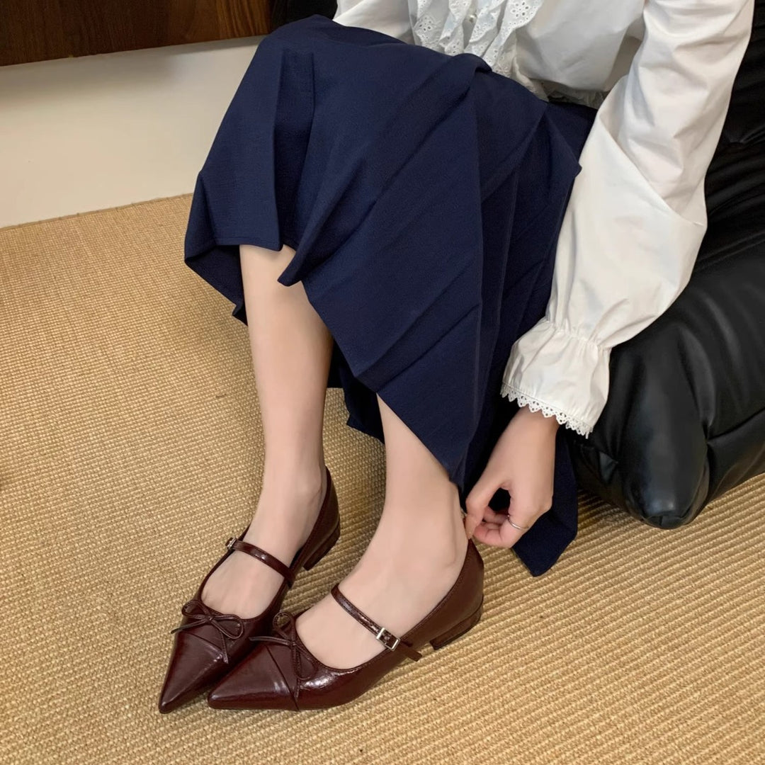 Damen elegante Ballerinas mit modischem Riemchen und spitzem Design EB