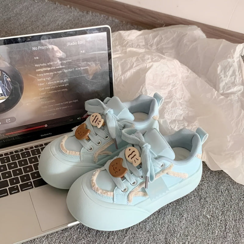 Damen Komfortable Sneakers mit voluminöser Sohle und verspielten Schnürdetails EB