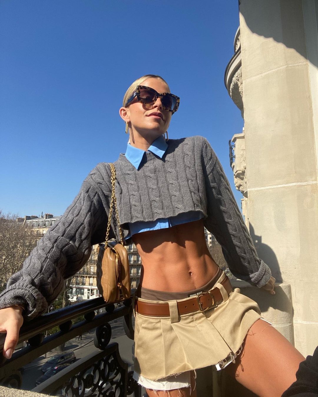 Damen lässiger Crop-Pullover mit Zopfmuster EB