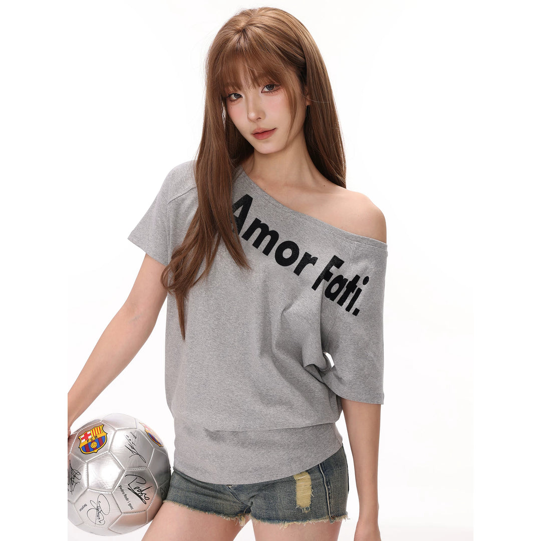 Damen nan asymmetrisches Ein-Schulter-Oberteil mit 'Amor Fati' Typo-Frontprint und Tunnelzugsaum EB