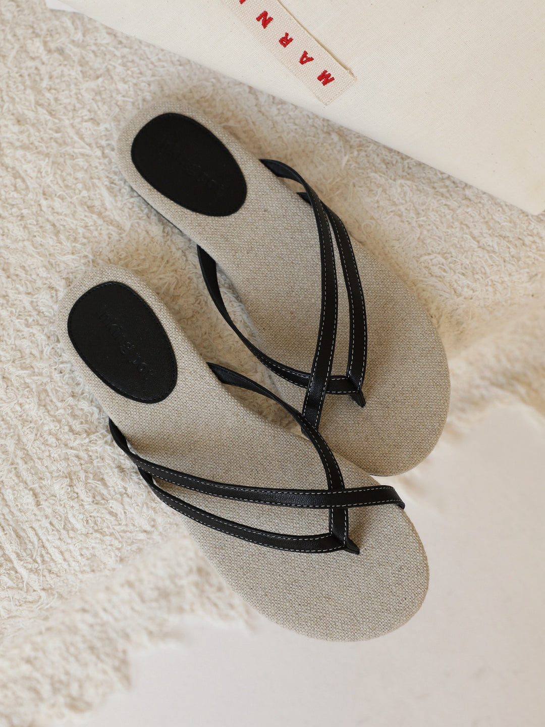 Damen Elegante und bequeme Zehentrenner mit weichem Fußbett EB