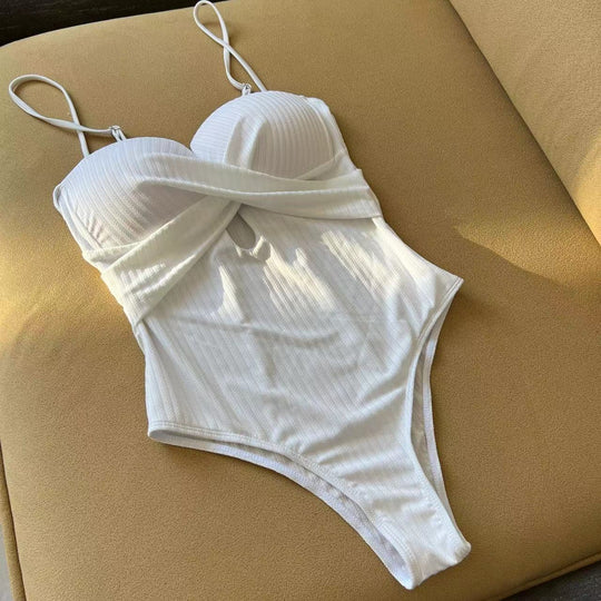 Damen Einteiler-Badeanzug mit aufregenden Cut-Outs und raffiniertem Design EB