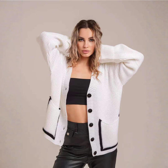 Damen lässiger Strickcardigan mit kontrastierenden Taschen und klassischen Knopfdetail EB