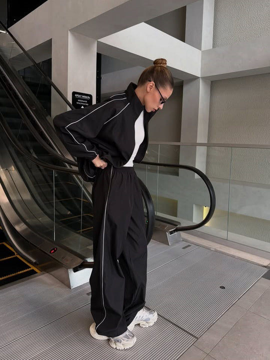 Damen Zweiteiliges Loungewear-Set mit Stehkragen-Zipjacke und weiter Bundfaltenhose EB