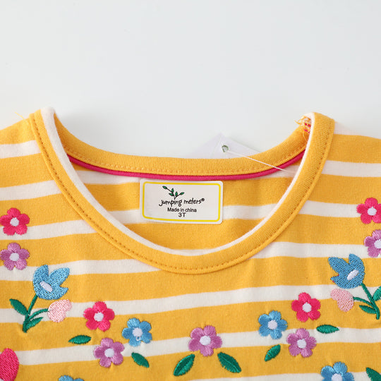 Mädchen Freizeitkleid mit gestreiftem Design und niedlichen Hasenapplikationen EB