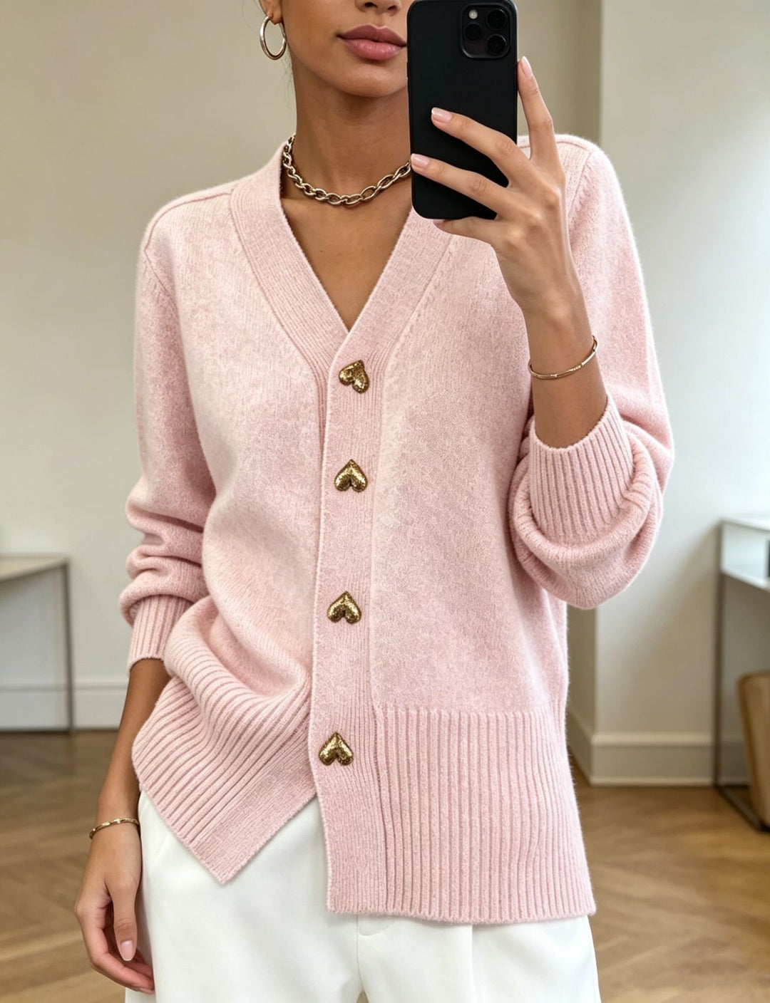 Damen Oversize V-Ausschnitt Strickcardigan mit herzförmigen Schmuckknöpfen EB
