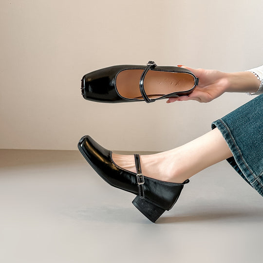Damen Ballerina Schuhe mit elegantem Riemen und spitz zulaufendem Design EB