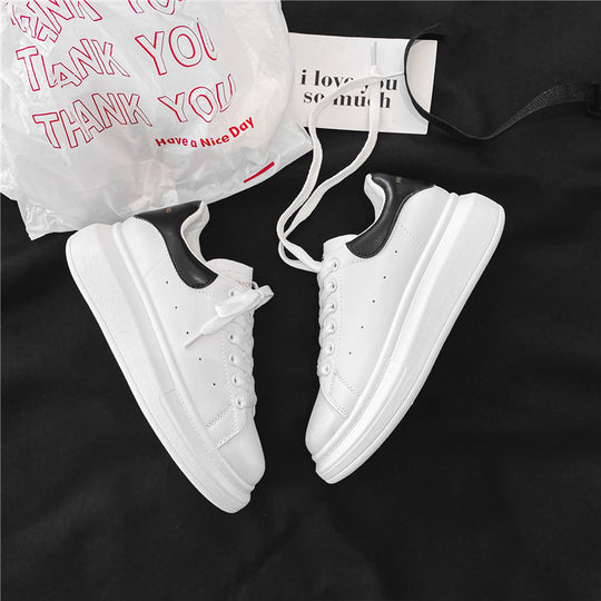 Damen Modische Plattform-Sneakers mit hochgezogener Sohle EB