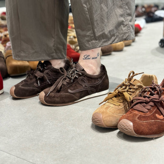 Damen modische Sneakers aus hochwertigem Wildleder mit individuell verstellbaren Schnürsenkeln EB