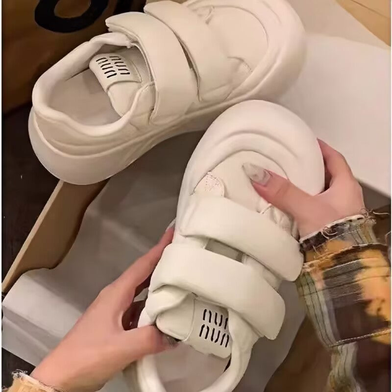 Damen Chunky Sneaker mit doppeltem Klettverschluss und dämpfender Sohle EB