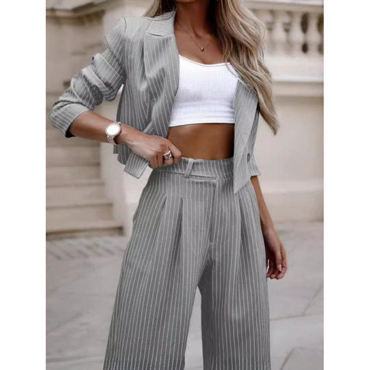 Damen modischer Karoblazer mit dazugehöriger weicher Hose EB