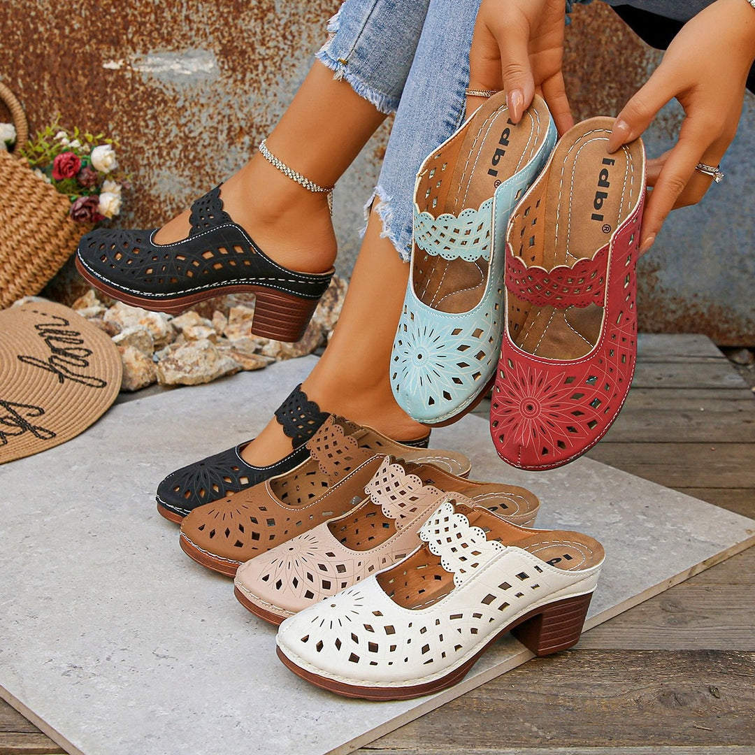 Damen Offene Clogs mit filigranem Muster und holz-ähnlichem Absatz EB