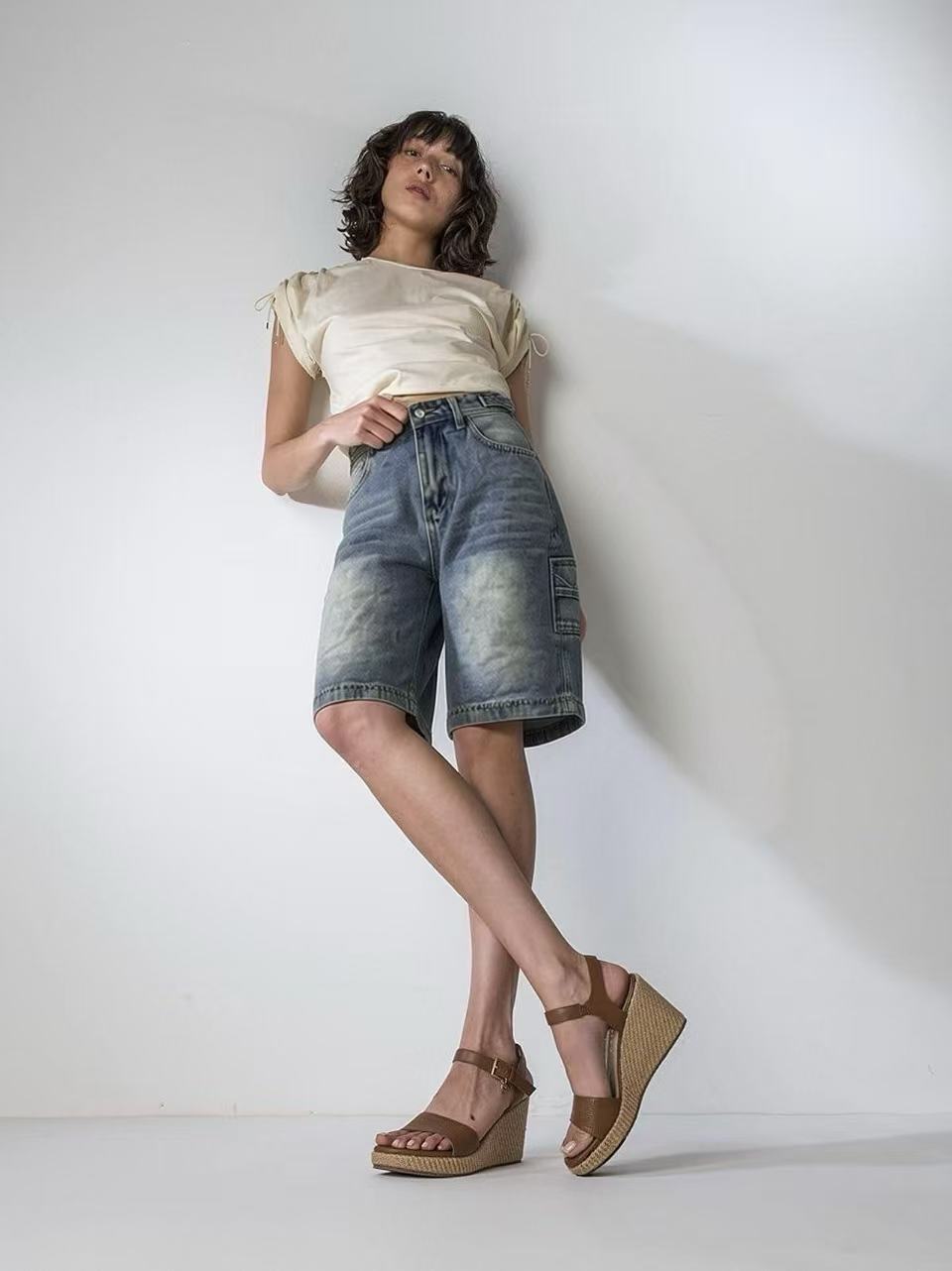 Damen lässige Denim-Shorts mit hohem Bund und weitem Schnitt EB