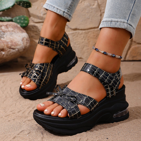 Damen Komfortable Sommerschuhe mit modischem Krokodil-Design und funktionalem Klettverschluss EB