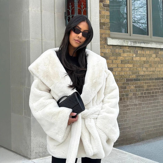 Damen Oversized Kuscheljacke mit Gürtel und hohem Kragen EB