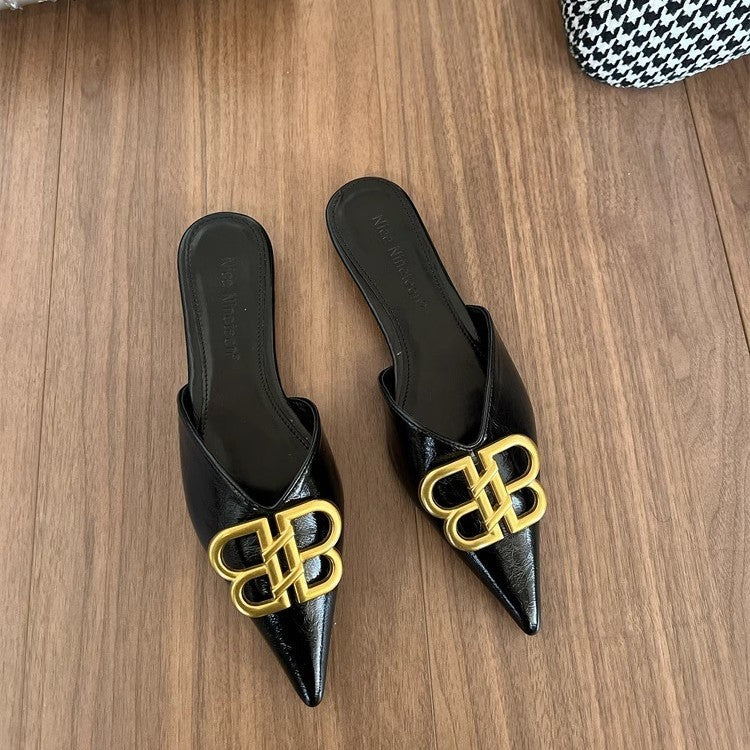 Damen Elegante Mules mit spitzem Zehenbereich und dekorativem Schnallen-Detail EB