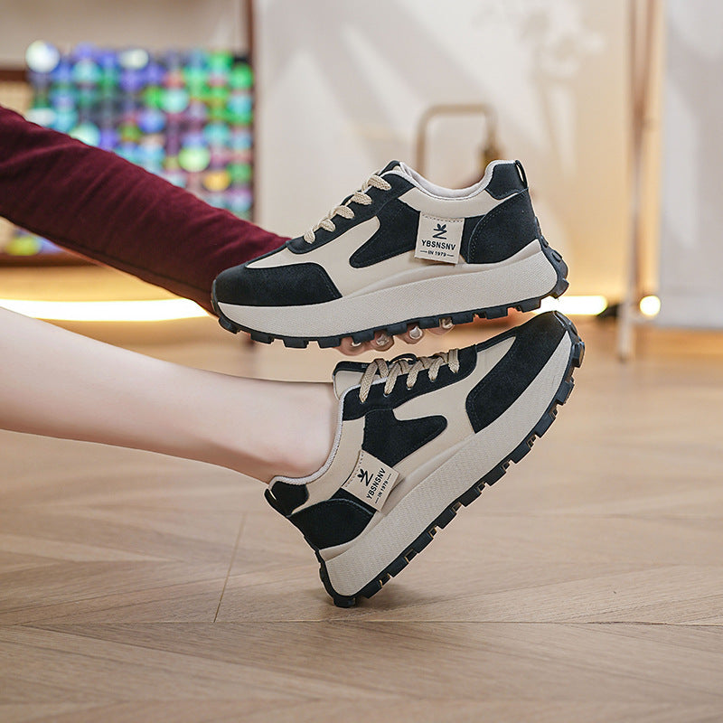 Damen Sportliche Sneaker mit atmungsaktiven Mesh-Einsätzen und dämpfender Sohle EB
