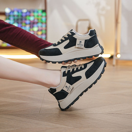 Damen Sportliche Sneaker mit atmungsaktiven Mesh-Einsätzen und dämpfender Sohle EB