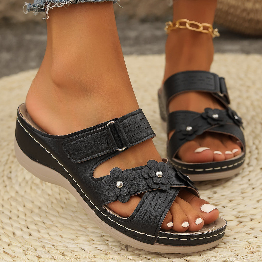 Damen Bequeme Sandalen mit Blumendekor und komfortablem Fußbett EB