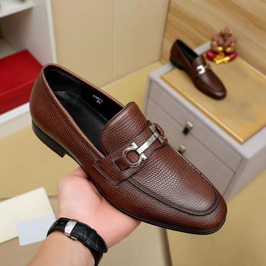 Herren Mokassin mit trendigem Strukturdesign und modischem Metallverschluss EB
