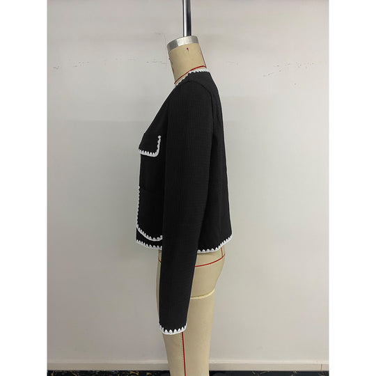 Damen elegante kurzärmelige Blazerjacke mit kontrastierenden Paspelverzierungen und Taschen EB