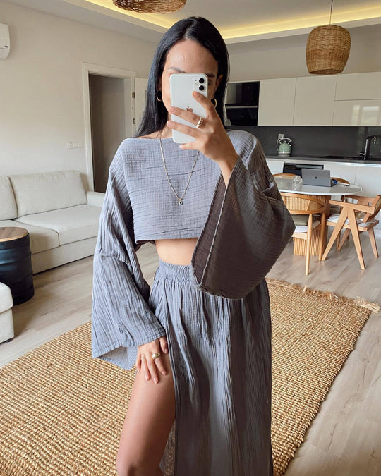 Damen luftiges Set aus cropped Oberteil und hoch geschnittenem Rock EB